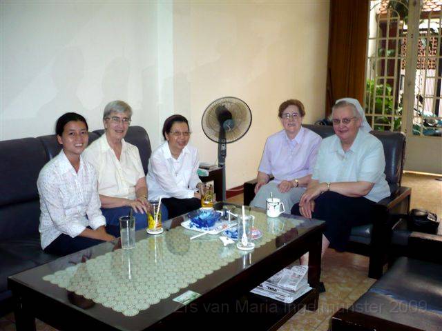 0143 bezoek bij zr. van Liefde Ho Chi Minh.JPG